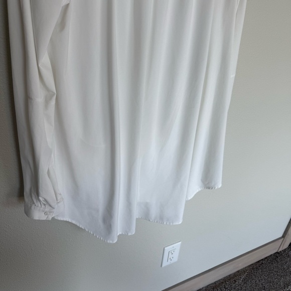 Lululemon In the Moment Shirt White Athleisure Casual Women’s Size 8 - Picture 13 of 16